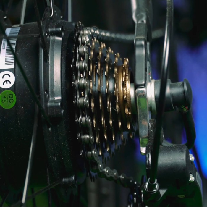 Велогибрид Eltreco Ultra LITE Чёрно-зелёный